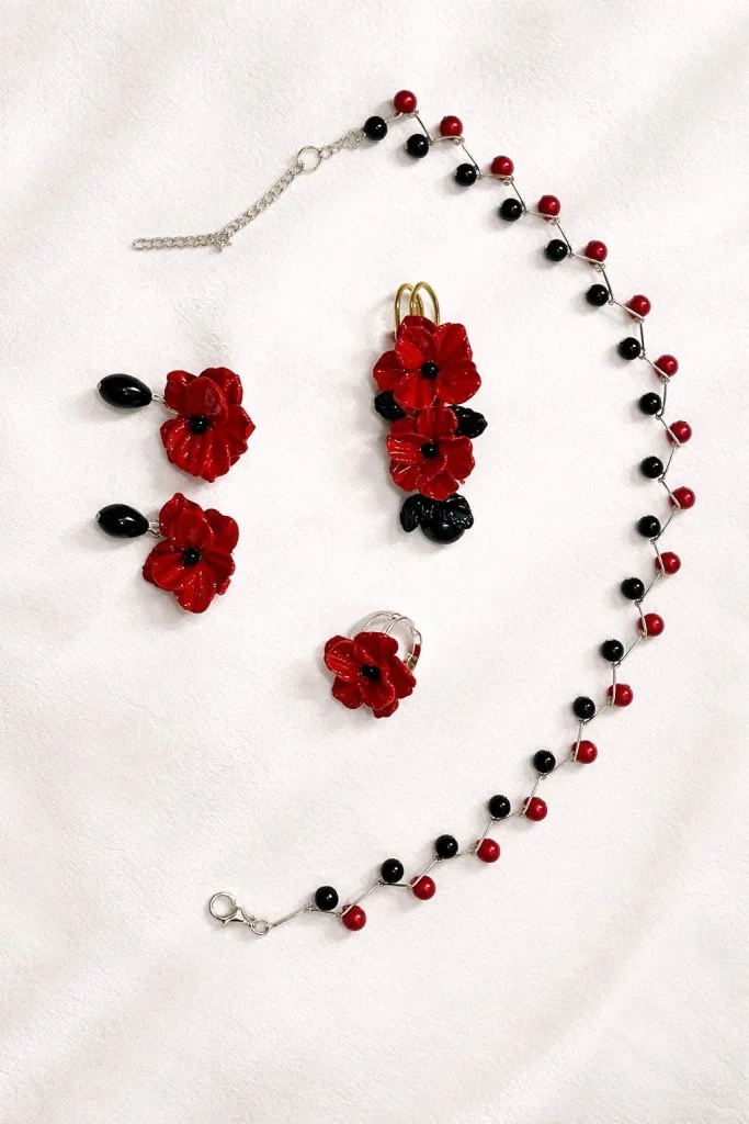 Maroon Black Perls Set